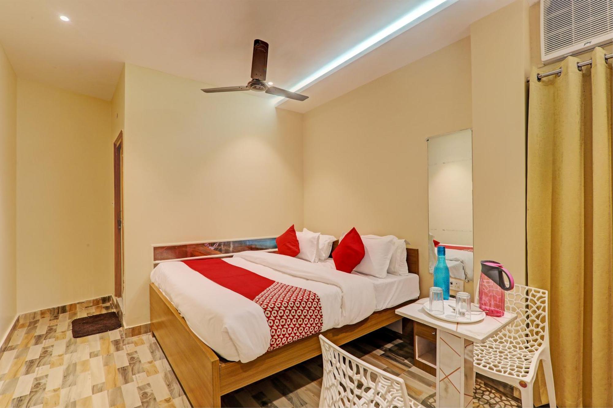 Hotel O Royal Regency Palace Gorakhpur Exteriör bild