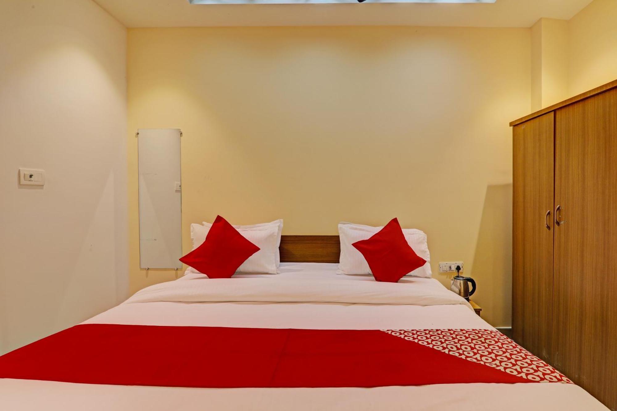Hotel O Royal Regency Palace Gorakhpur Exteriör bild