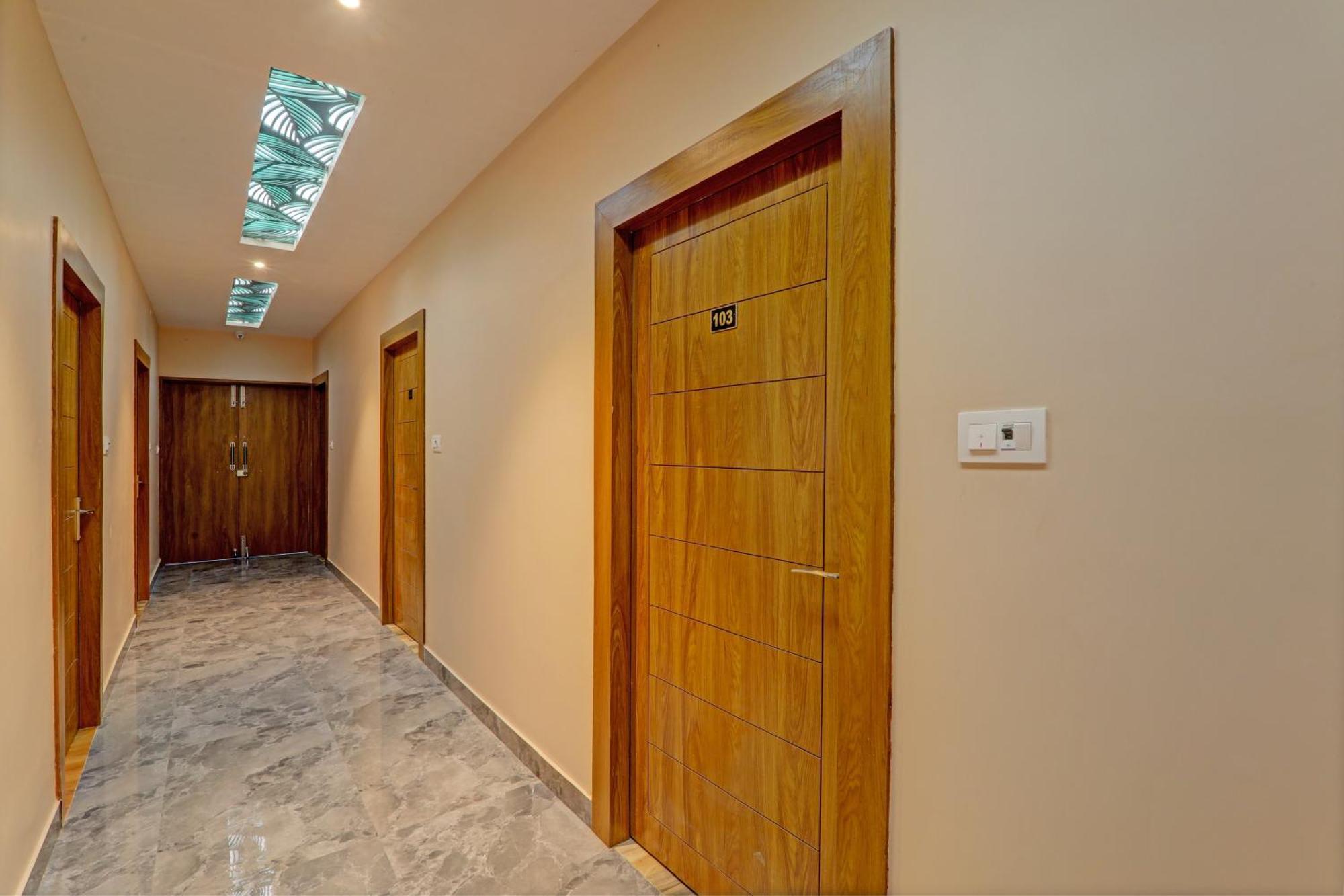 Hotel O Royal Regency Palace Gorakhpur Exteriör bild