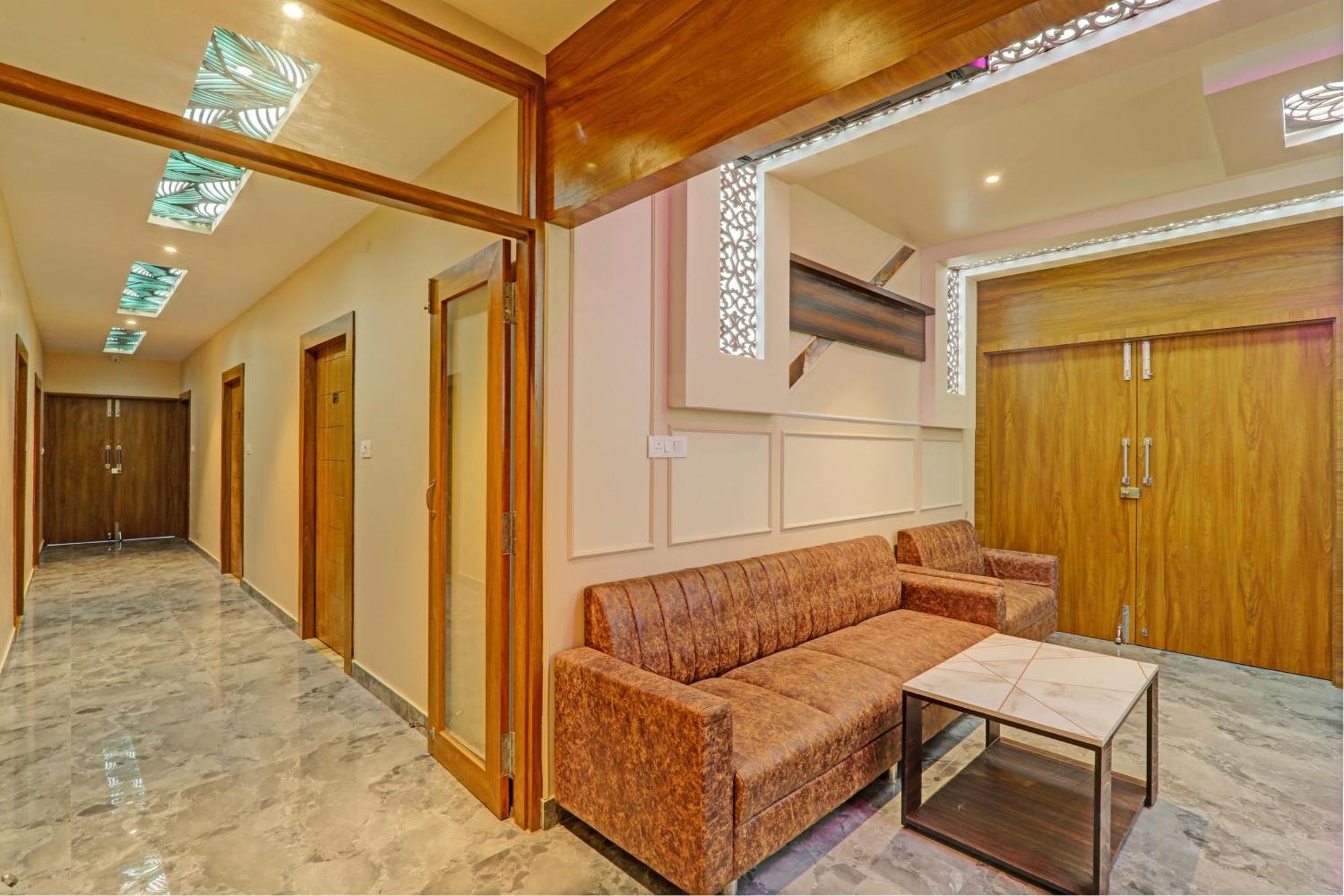 Hotel O Royal Regency Palace Gorakhpur Exteriör bild