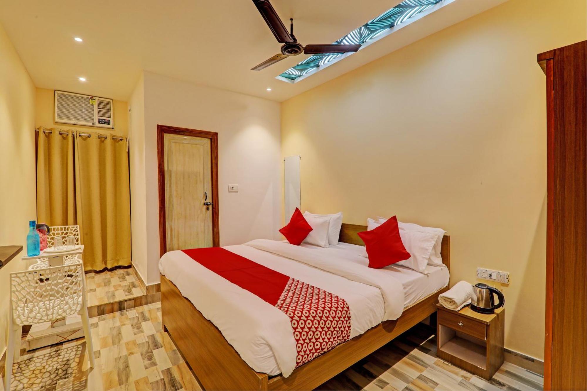 Hotel O Royal Regency Palace Gorakhpur Exteriör bild